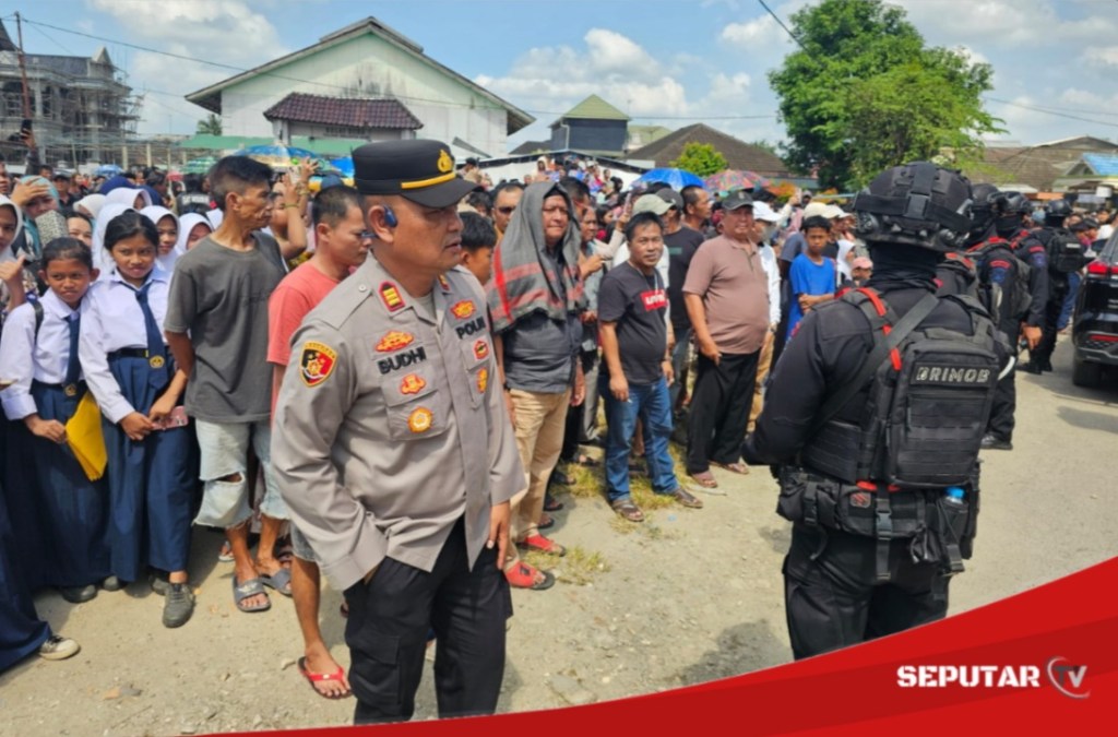 Puluhan Aparat Bersenjata Dan BNN Grebek Rumah Mewah Diduga Bandar&nbsp;Narkoba