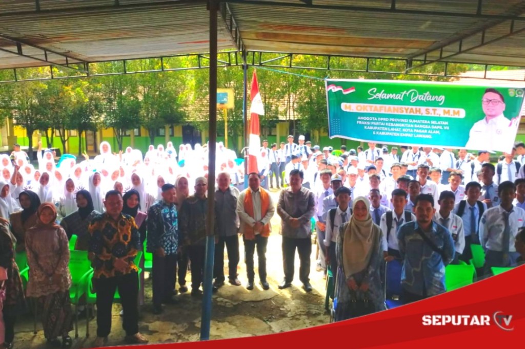 SMA Negeri 1 Saling DiSambangi Anggota DPRD Sumsel&nbsp;M.Oktafiansyah