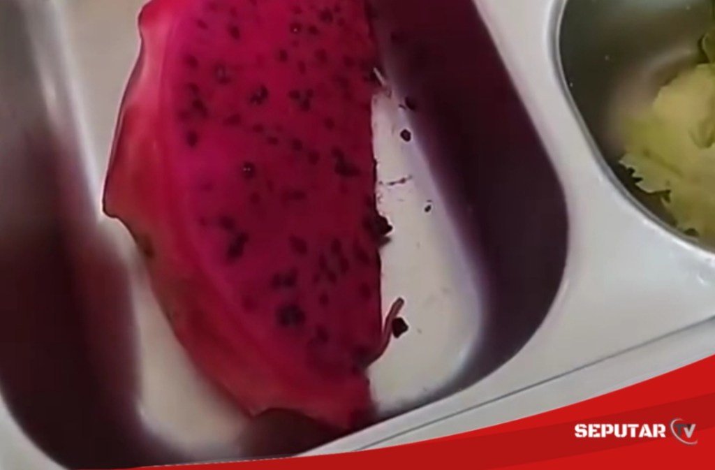 Heboh, Siswa SD Di Lubuklinggau Temukan Ulat Di Menu Makan Bergizi&nbsp;Gratis