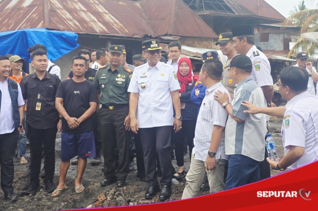 Bupati Empat Lawang Serahkan Bantuan Langsung Korban Kebakaran Desa Pagar&nbsp;Jati