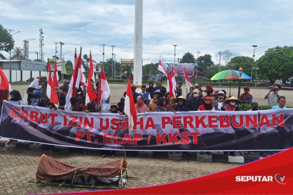 Bawa Keranda Jenazah, Puluhan Petani Geruduk Kantor Pemkab Empat Lawang, Darli S.H: Kami akan tindaklanjuti&nbsp;tuntutan
