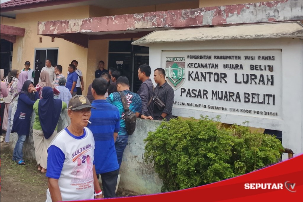 Tuntut Lurah Dicopot, Warga Gembok Paksa Kantor Lurah Pasar Muara&nbsp;Beliti