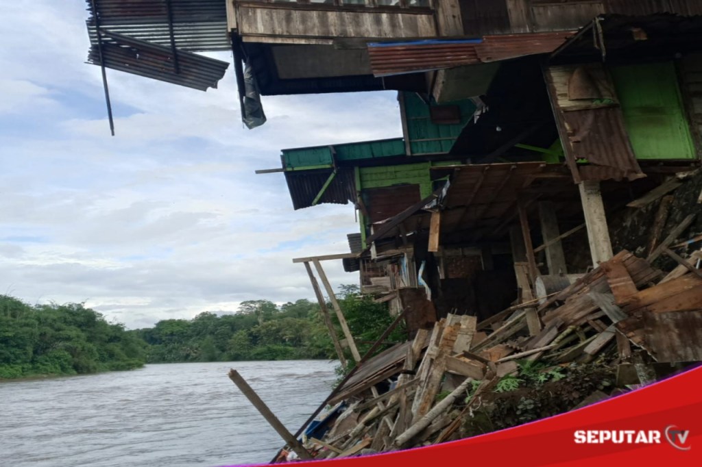 Rumah Ridwal Kamir Longsor, BPBD Empat Lawang Turun Tangan Lakukan&nbsp;Evakuasi